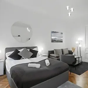 Apartment, Central, 2 Min To U1 Keplerplatz Apartamento