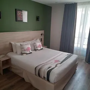 Modern Est 2*, Paříž Francie